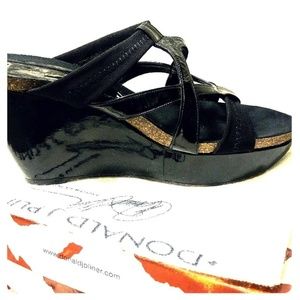 Donald J Pliner wedges